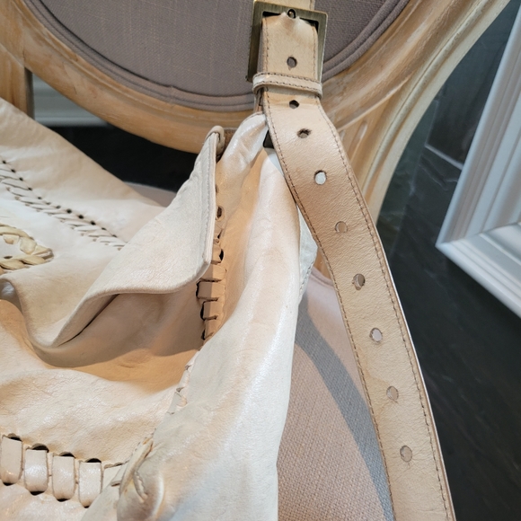 Classic FENDI soft-leather purse with two adjusting straps - Picture 14 of 16